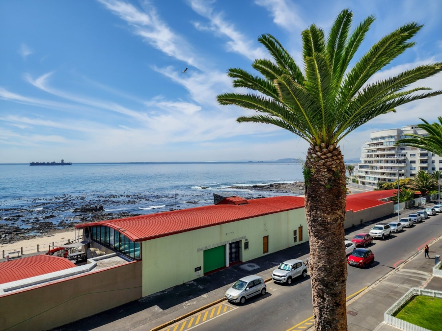 2 Bedroom Property for Sale in Sea Point Western Cape